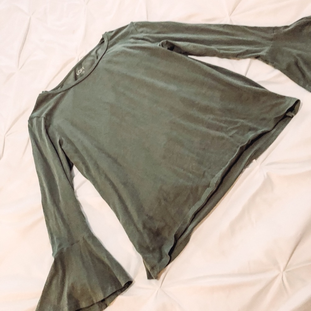 ❌SOLD❌Loft Olive Green Top